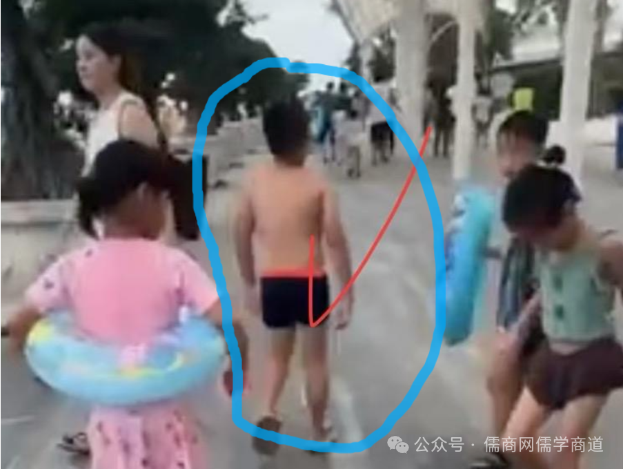 【20250821晚报】我军5舰围台;万斯曝乌俄底线;机场坠人砸死保洁员;范曾妻徐萌回应传言