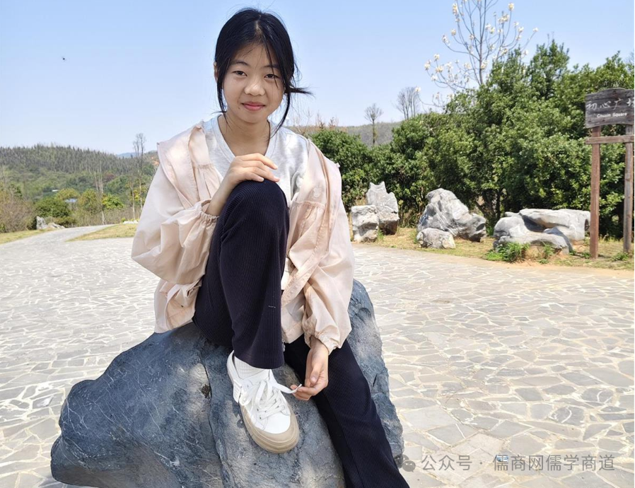 【20250828早报】中方拖船现身仁爱礁;越加快南海填海造地;女子当街锤击儿童;教师称与妻八字不合起诉离婚